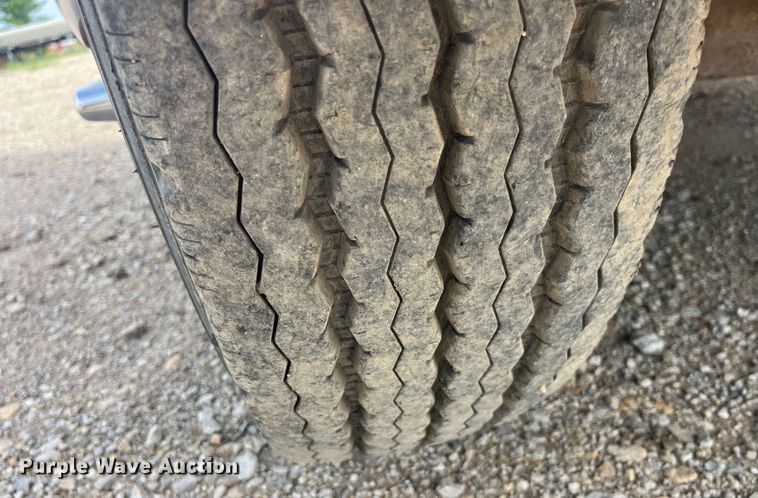 image for item EK8759 1985 Mack MH613 semi truck