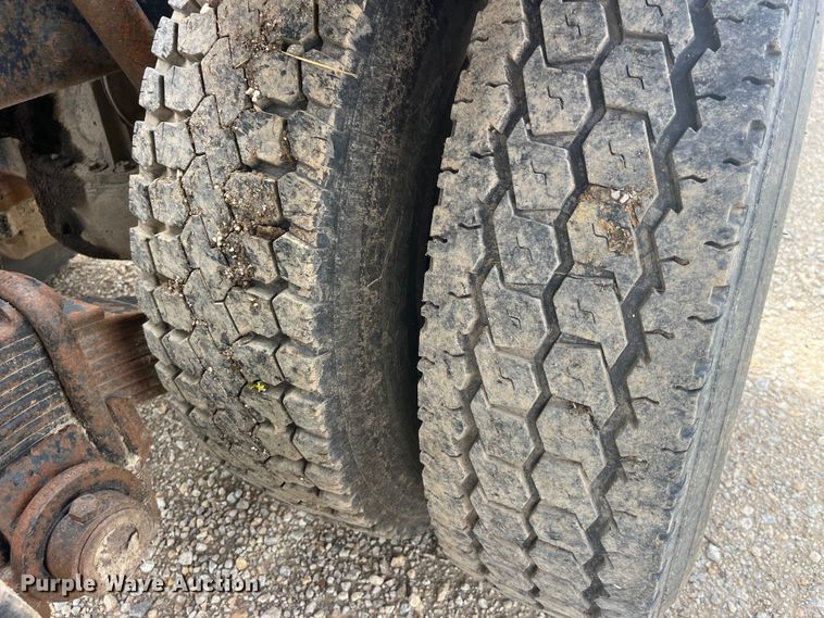 image for item EK8759 1985 Mack MH613 semi truck