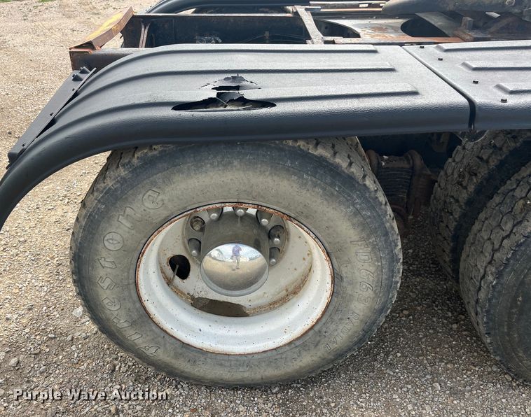 image for item EK8759 1985 Mack MH613 semi truck