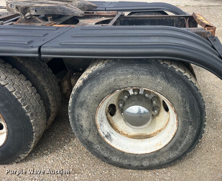 image for item EK8759 1985 Mack MH613 semi truck