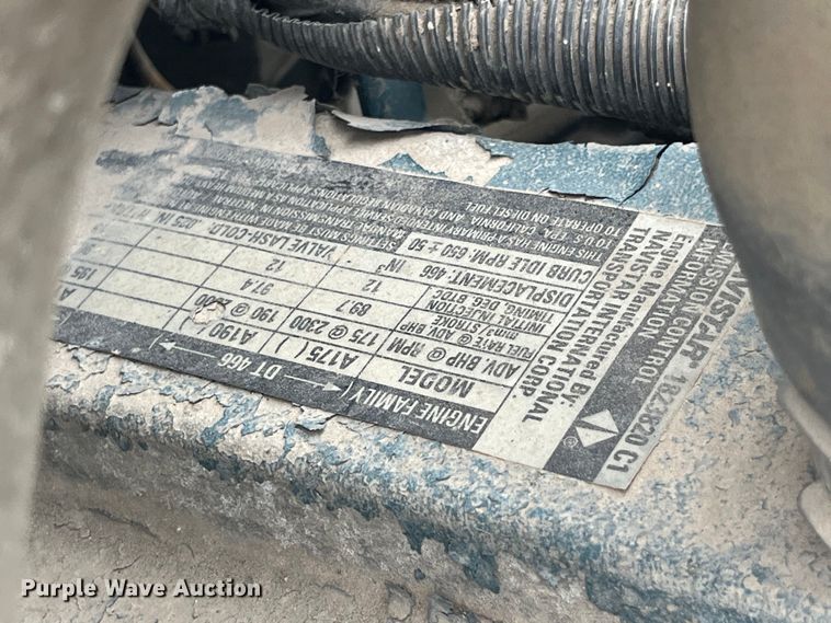 image for item EK8767 1995 International  4700 4x2 truck cab and chassis