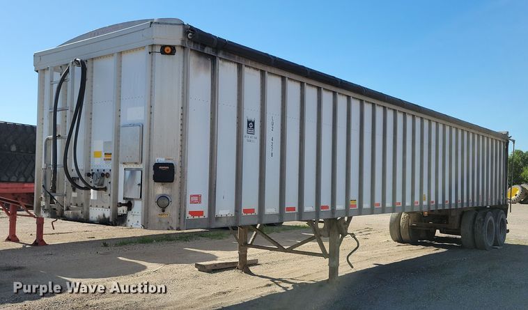 image for item KA9927 2005 Trail King Red River Series live bottom trailer