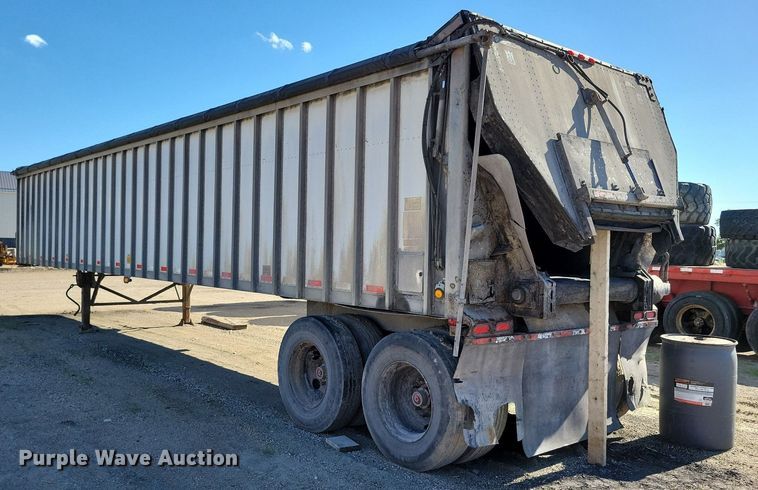 image for item KA9927 2005 Trail King Red River Series live bottom trailer