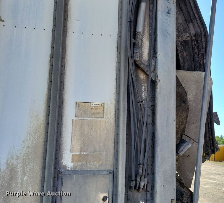 image for item KA9927 2005 Trail King Red River Series live bottom trailer