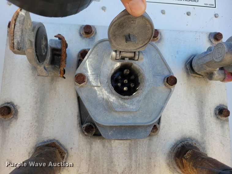 image for item KA9927 2005 Trail King Red River Series live bottom trailer