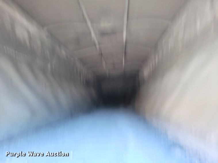 image for item KA9927 2005 Trail King Red River Series live bottom trailer