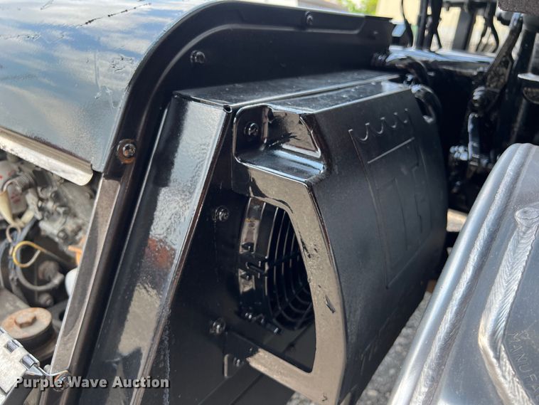 image for item LU9916 2017 Kenworth T680 semi truck