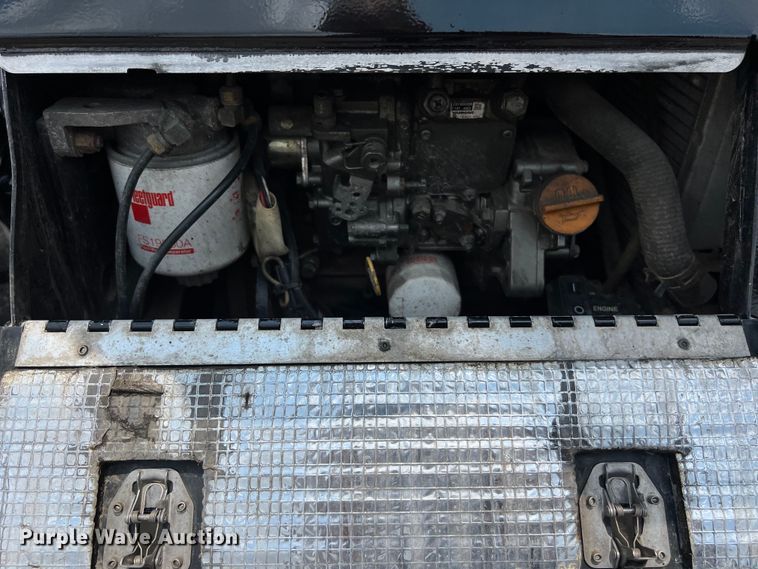 image for item LU9916 2017 Kenworth T680 semi truck