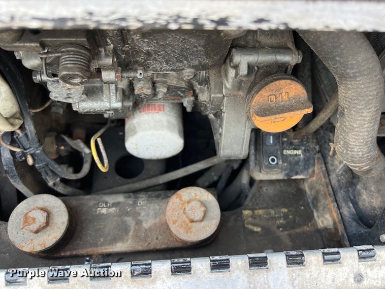 image for item LU9916 2017 Kenworth T680 semi truck