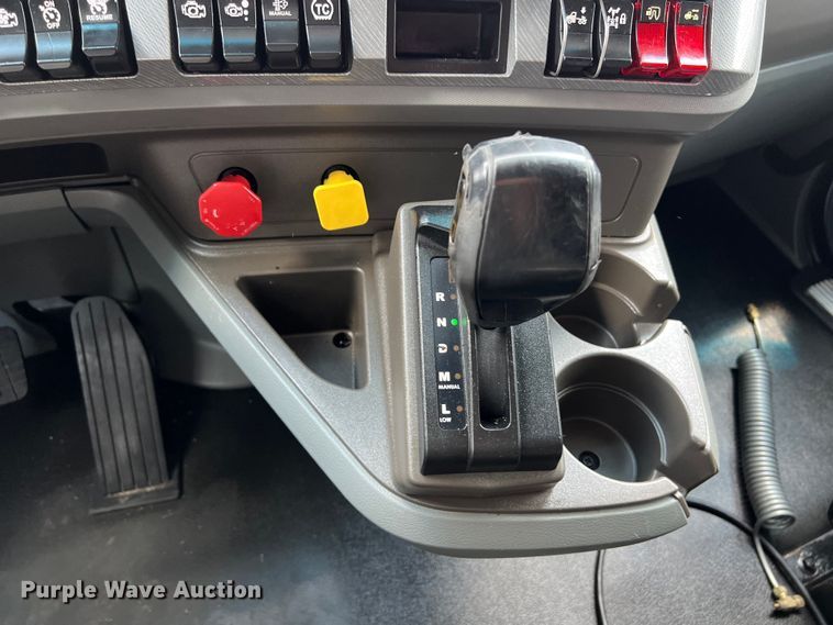 image for item LU9916 2017 Kenworth T680 semi truck