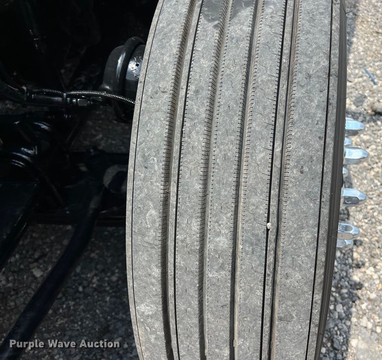 image for item LU9916 2017 Kenworth T680 semi truck