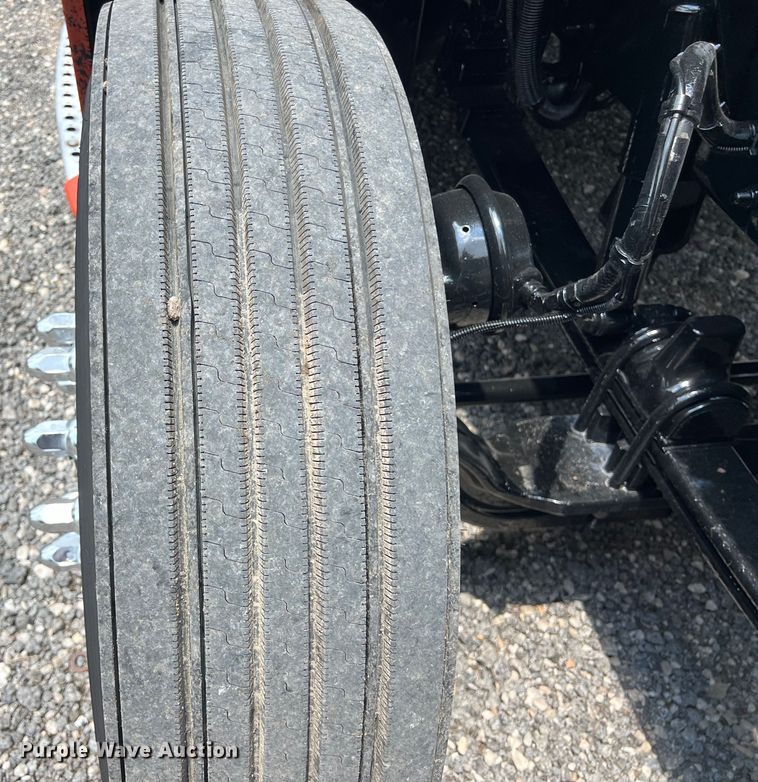 image for item LU9916 2017 Kenworth T680 semi truck