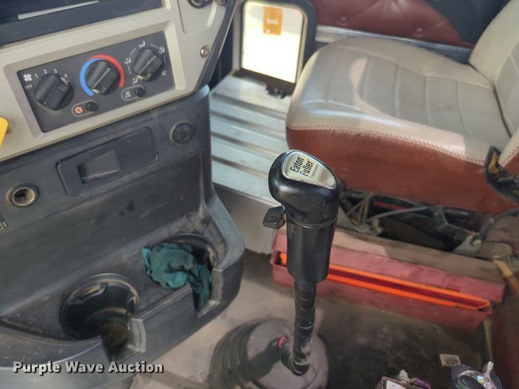 image for item NG9992 2012 Mack CHU613  semi truck