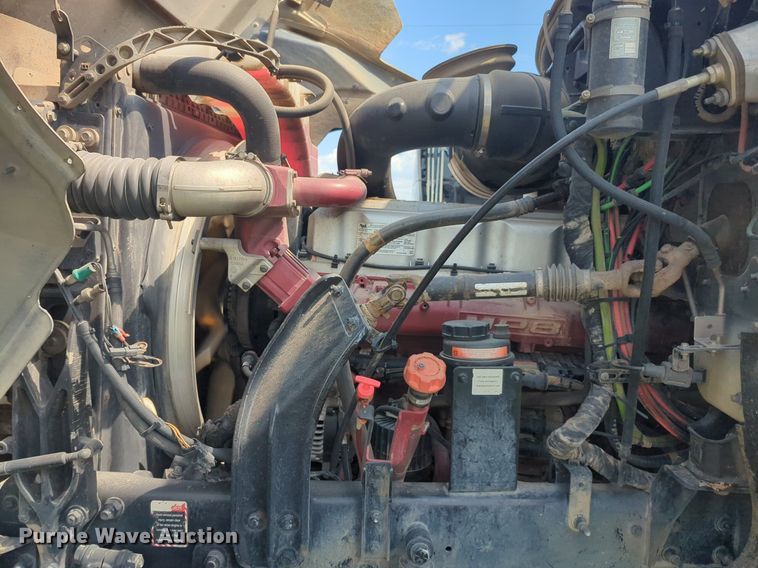 image for item NG9992 2012 Mack CHU613  semi truck