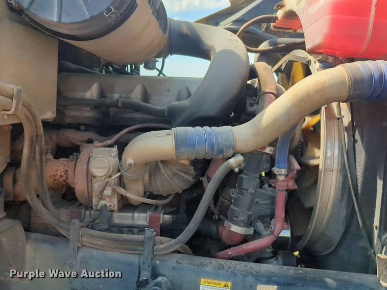 image for item NG9992 2012 Mack CHU613  semi truck