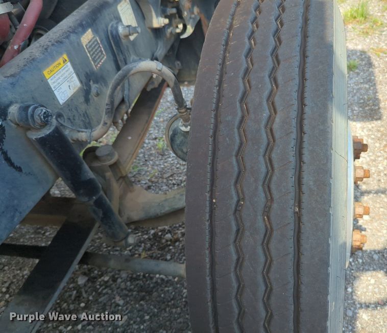 image for item NG9992 2012 Mack CHU613  semi truck