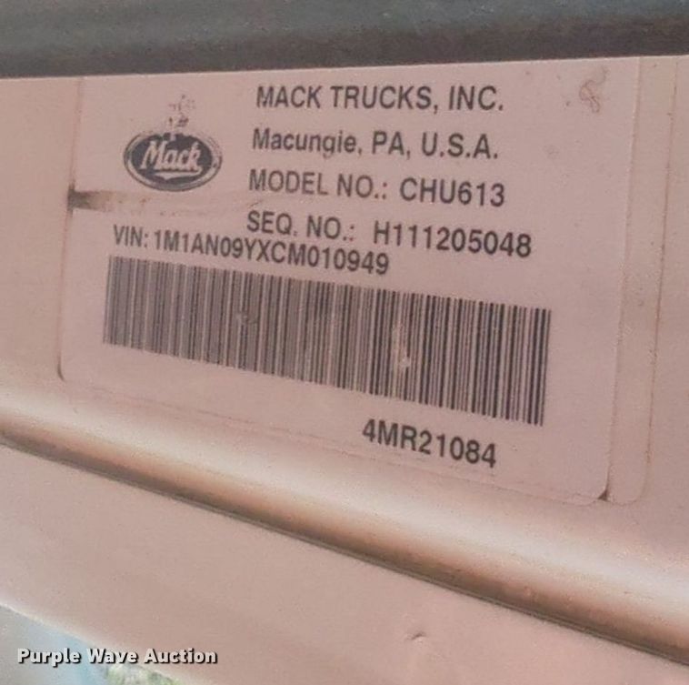 image for item NG9992 2012 Mack CHU613  semi truck