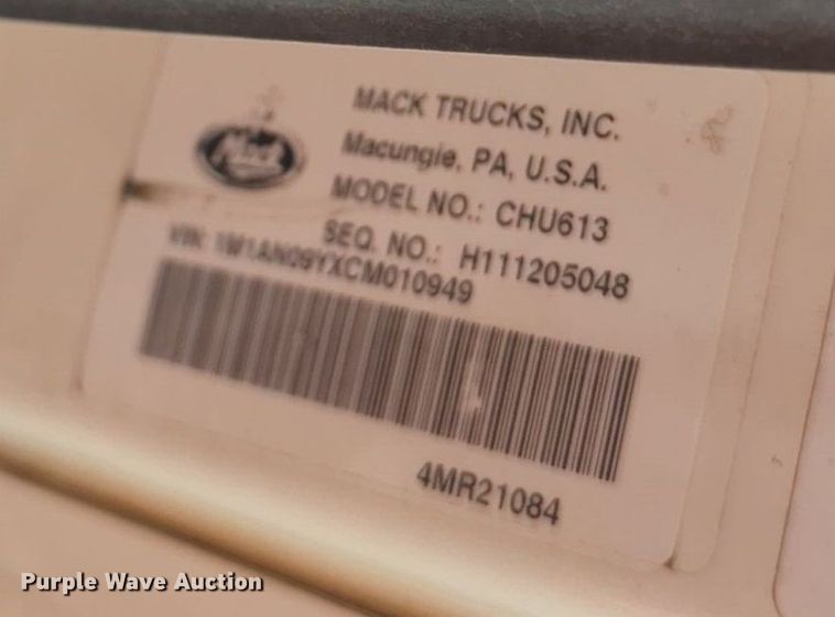 image for item NG9992 2012 Mack CHU613  semi truck