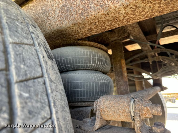 image for item NL9974 1999 Stroughton dry van trailer