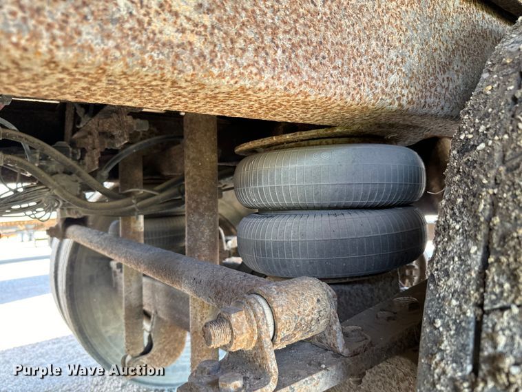 image for item NL9974 1999 Stroughton dry van trailer