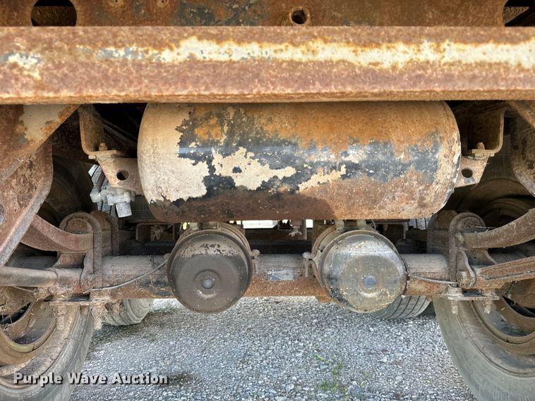 image for item NL9974 1999 Stroughton dry van trailer