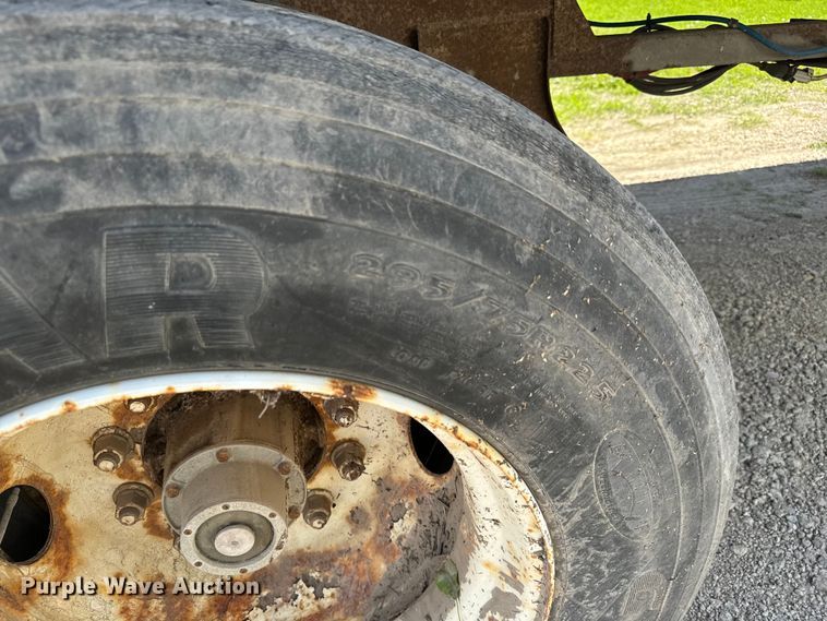 image for item NL9974 1999 Stroughton dry van trailer