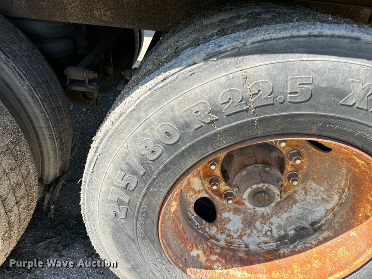 image for item NL9974 1999 Stroughton dry van trailer