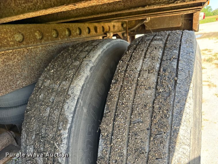 image for item NL9974 1999 Stroughton dry van trailer