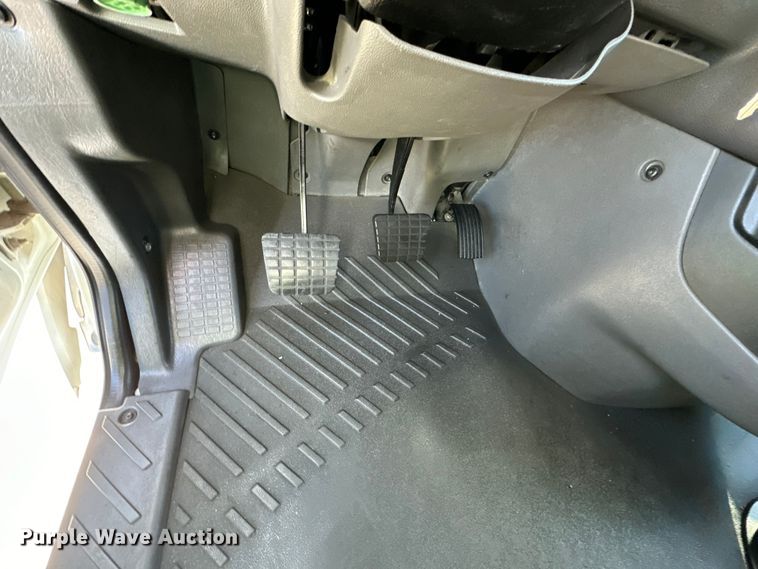 image for item NT9342 2018 International  LT semi truck