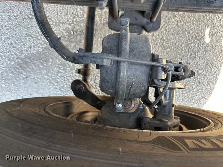 image for item NT9342 2018 International  LT semi truck