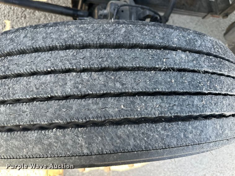 image for item NT9342 2018 International  LT semi truck