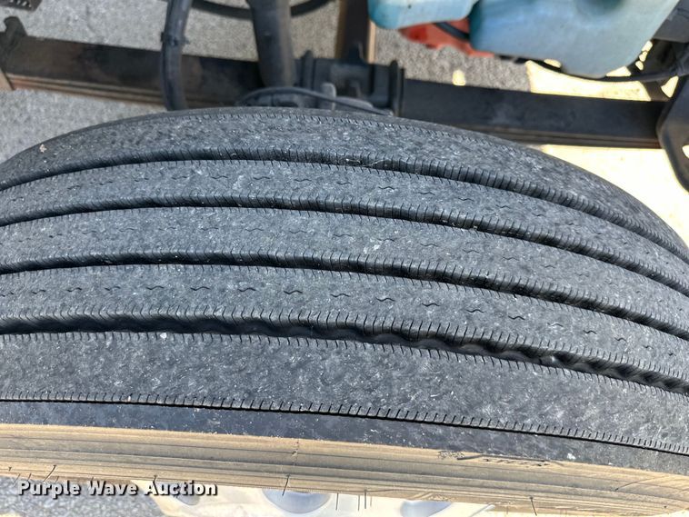 image for item NT9342 2018 International  LT semi truck