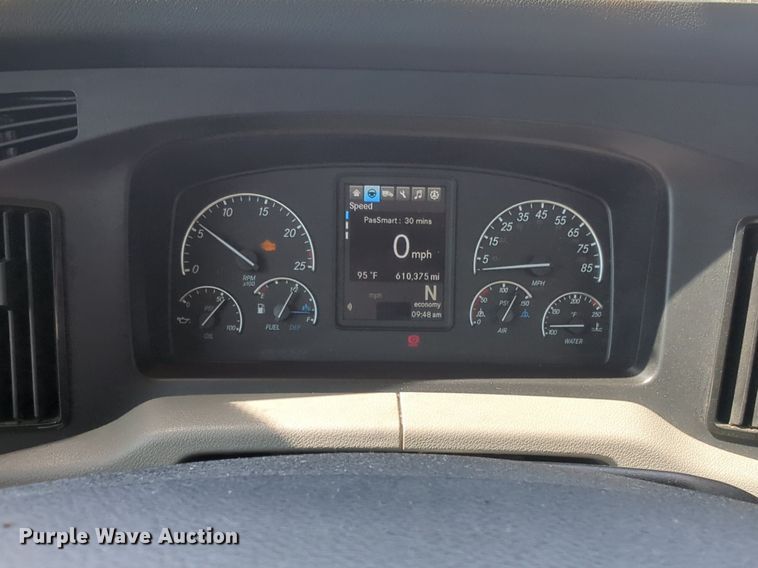 image for item NW9512 2021 Freightliner Cascadia 126 semi truck