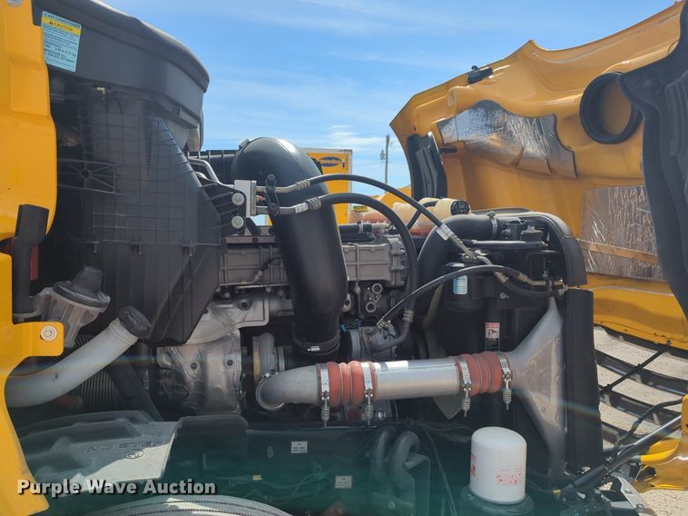 image for item NW9512 2021 Freightliner Cascadia 126 semi truck