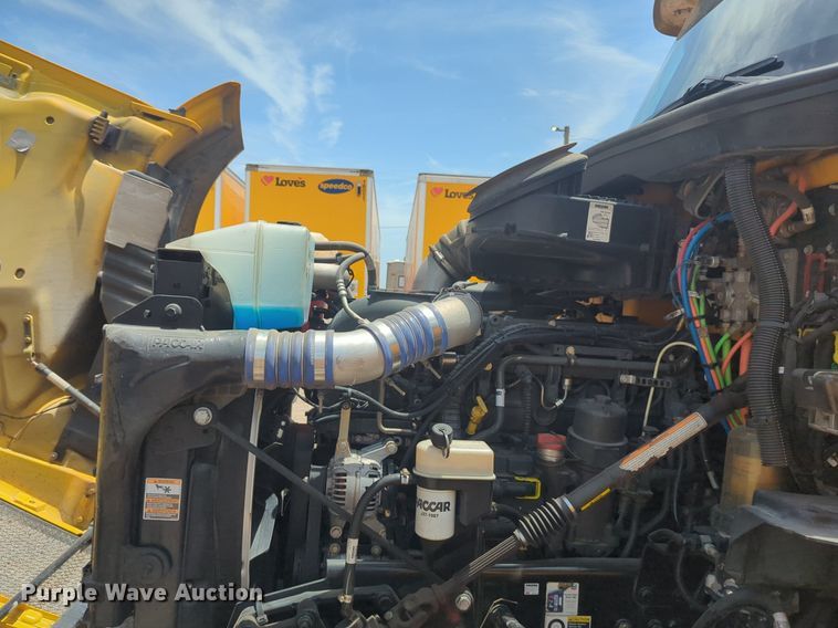 image for item NW9514 2022 Kenworth T680 semi truck