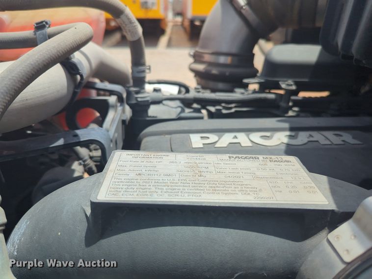 image for item NW9514 2022 Kenworth T680 semi truck