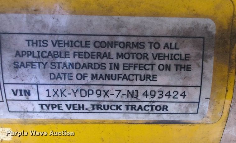 image for item NW9514 2022 Kenworth T680 semi truck