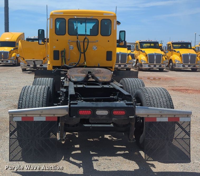 image for item NW9515 2021 Kenworth T680 semi truck