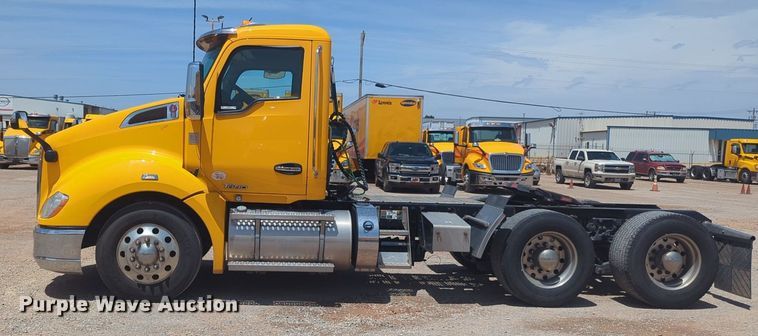 image for item NW9515 2021 Kenworth T680 semi truck