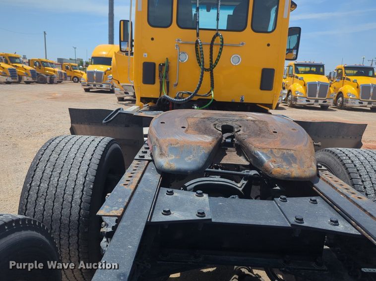 image for item NW9515 2021 Kenworth T680 semi truck