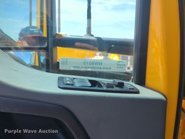 image for item NW9515 2021 Kenworth T680 semi truck