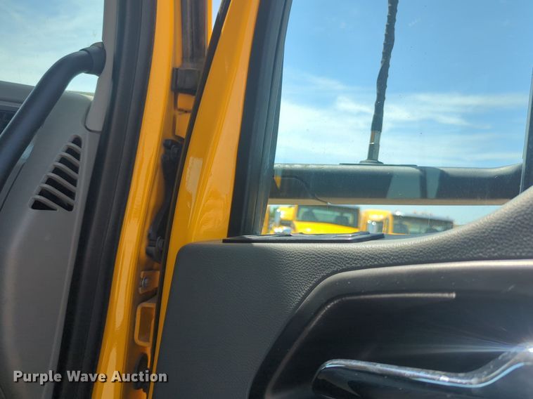 image for item NW9515 2021 Kenworth T680 semi truck