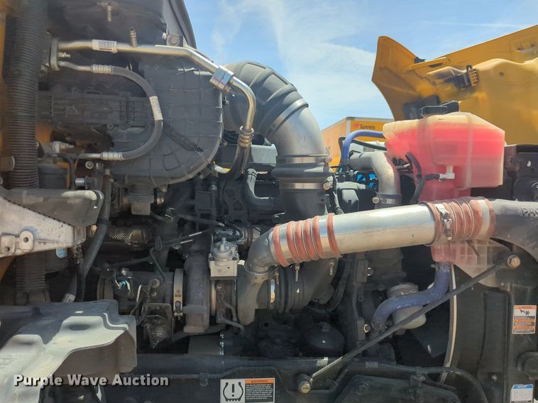 image for item NW9515 2021 Kenworth T680 semi truck