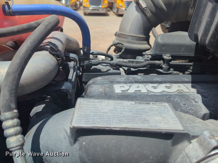 image for item NW9515 2021 Kenworth T680 semi truck