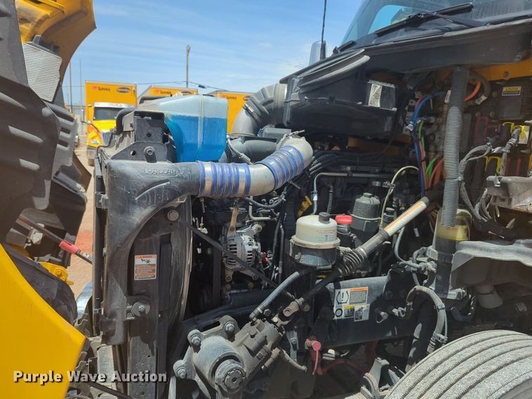 image for item NW9515 2021 Kenworth T680 semi truck