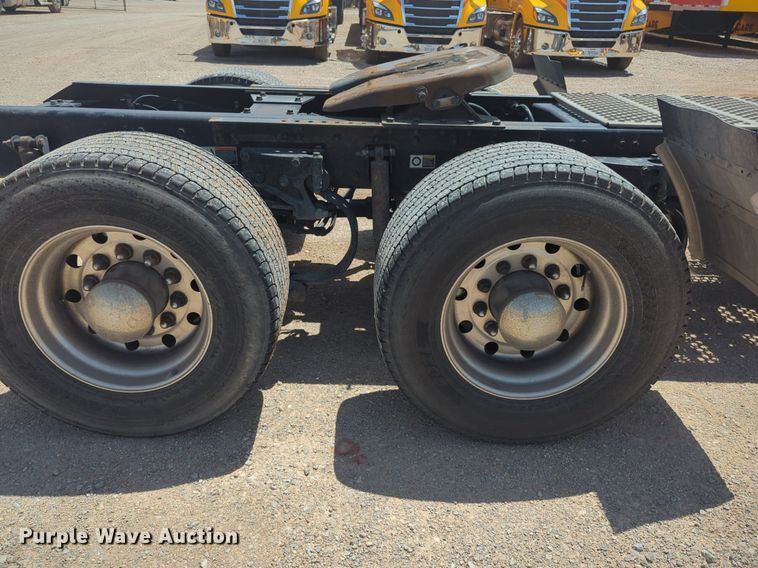 image for item NW9515 2021 Kenworth T680 semi truck