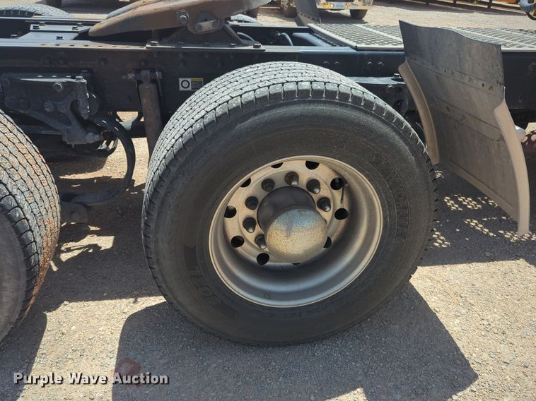 image for item NW9515 2021 Kenworth T680 semi truck