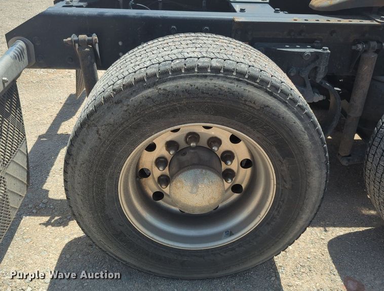 image for item NW9515 2021 Kenworth T680 semi truck