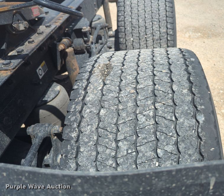 image for item NW9515 2021 Kenworth T680 semi truck