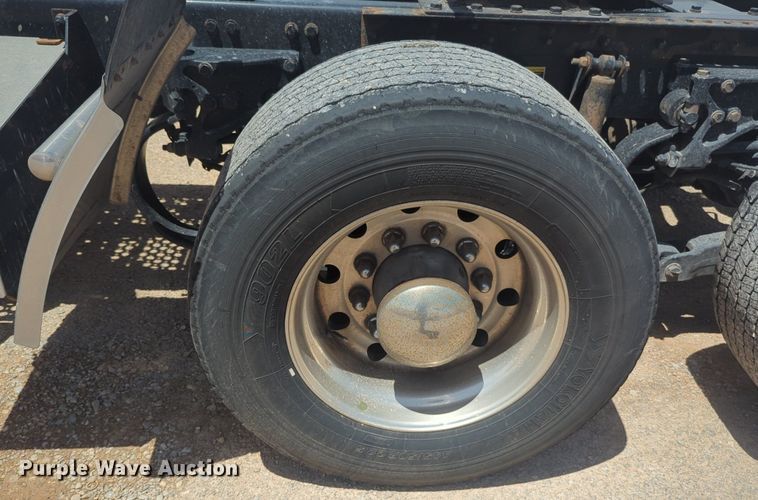 image for item NW9515 2021 Kenworth T680 semi truck